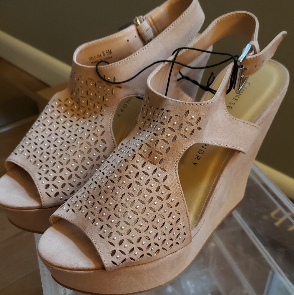 NWT Chinese Laundry Light Pink/Beige Wedges